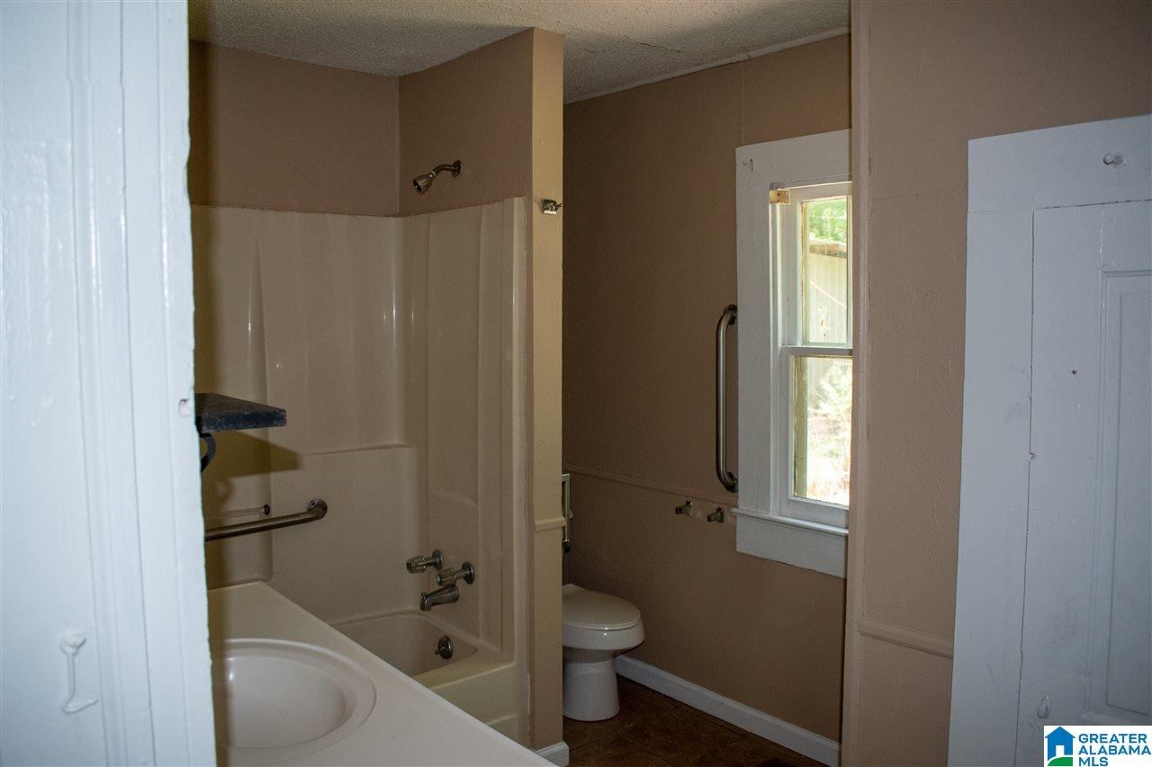349 Killough Springs Road Birmingham, AL 35215 - Photo 17 of 29