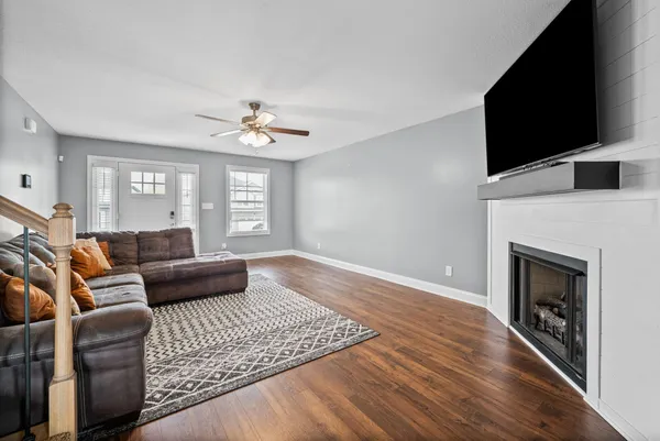 $2,500 | 805 Macon Lane, Clarksville, TN 37042