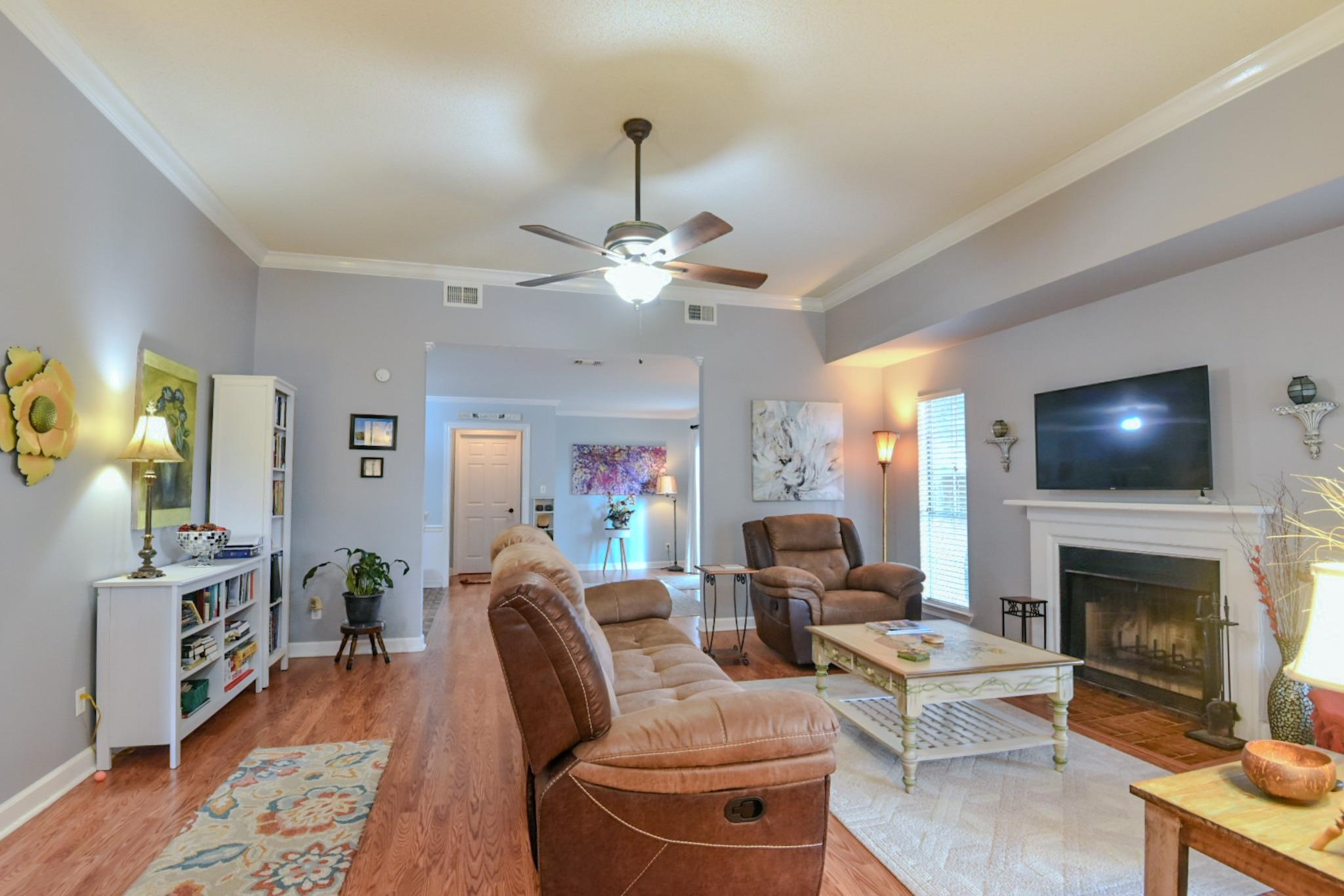 130 Ridgewood Drive Daphne, AL 36526 - Photo 8 of 34 Living Room