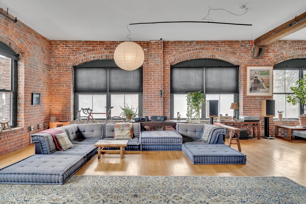 172 Green Street, Unit 11 Boston, MA 02130 - Photo 2 of 30