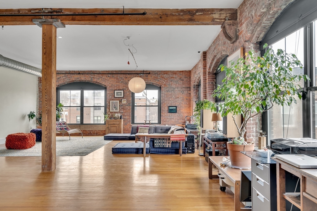 172 Green Street, Unit 11 Boston, MA 02130 - Photo 3 of 30