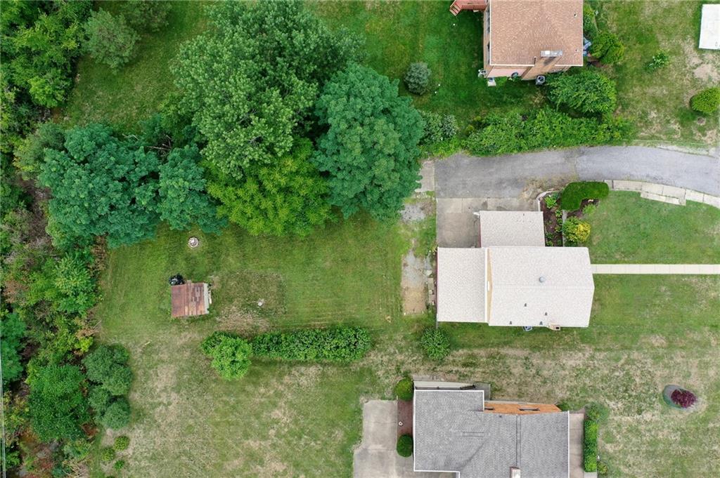 20 Sioux Road Pittsburgh, PA 15241 - Photo 3 of 25 an aerial view of a house with pool and garden