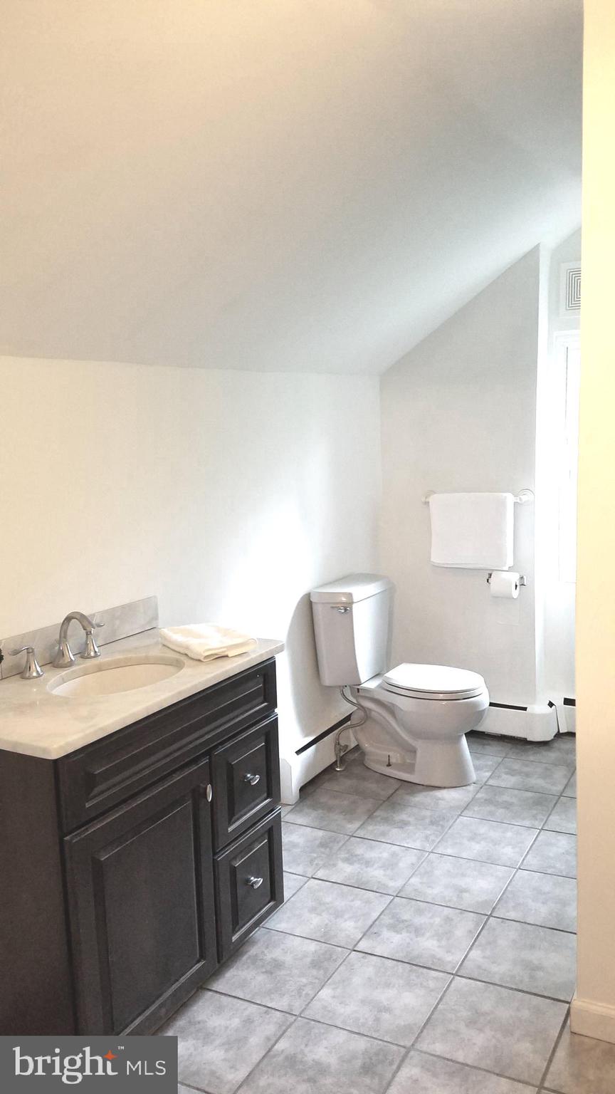 601 North Bend Road Baltimore, MD 21229 - Photo 21 of 22 Spacious Upper Level Bath