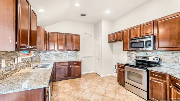 $2,000 | 7951 Brinson Court, Converse, TX 78109