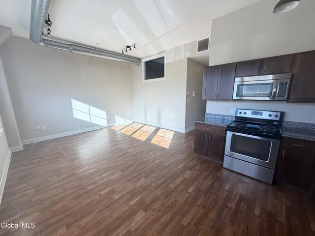 $1,500 | 733 Broadway, Unit 106, Albany, NY 12207