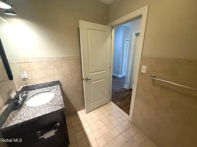 $1,500 | 733 Broadway, Unit 106, Albany, NY 12207