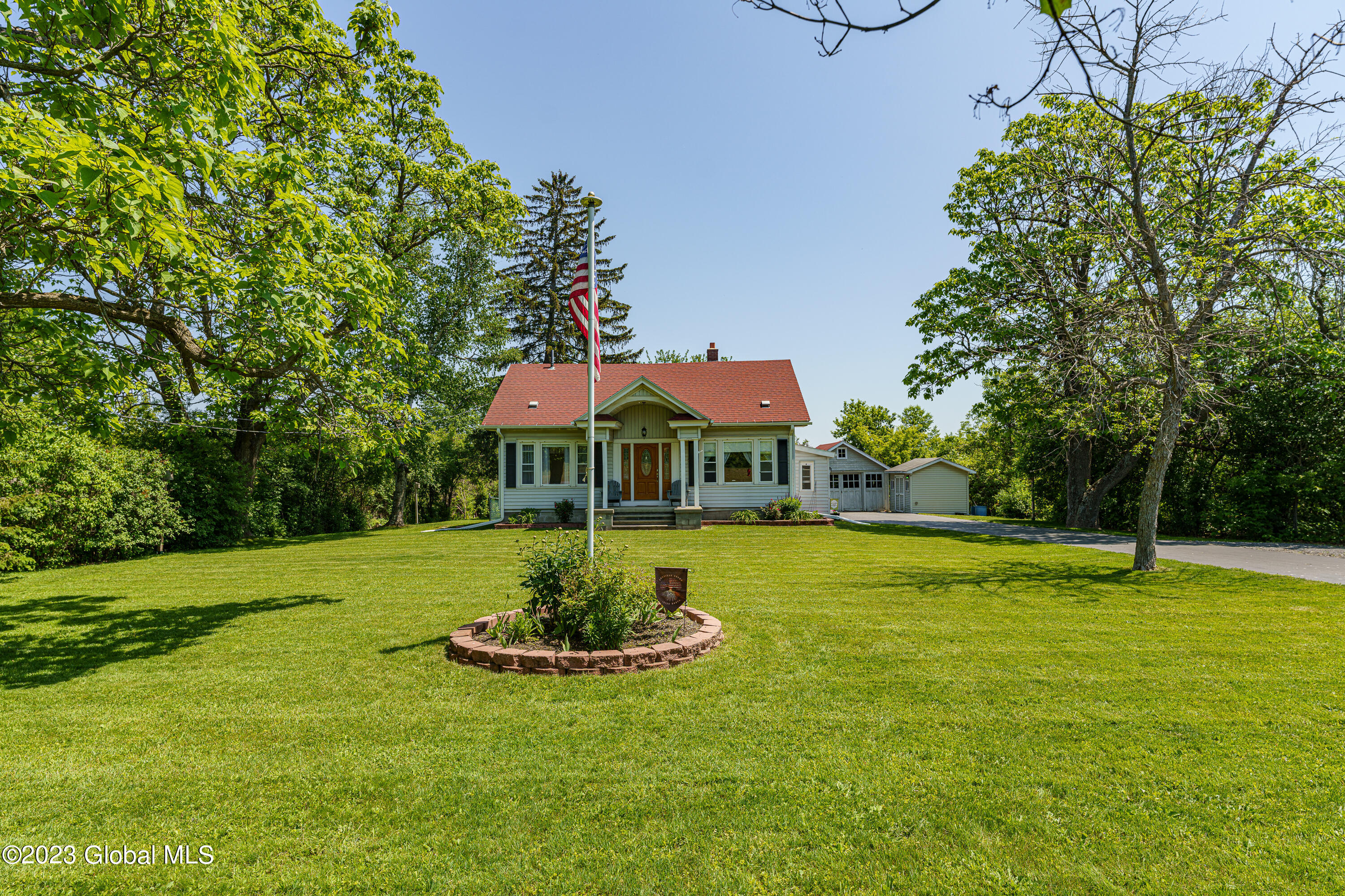 338 South Albany Road Bethlehem, NY 12158 - Photo 3 of 21 0 Front 2