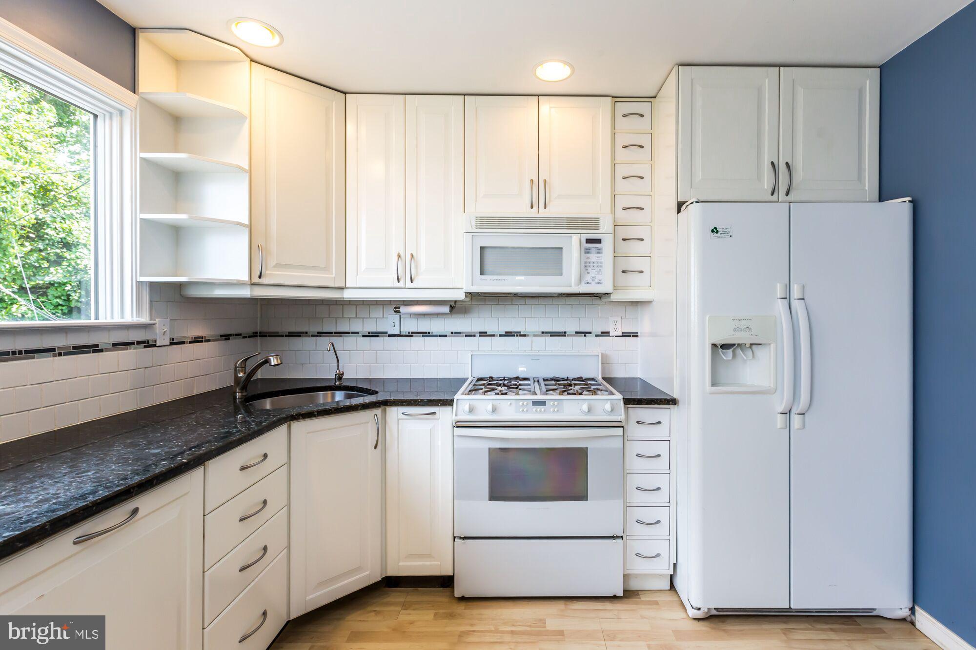 12235 Rambler Road Philadelphia, PA 19154 - Photo 8 of 25