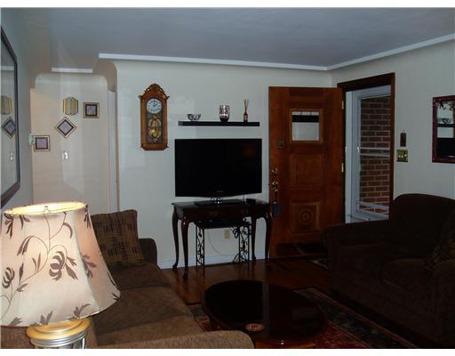 68 Michael Road Russellton, PA 15076 - Photo 5 of 16 Living Room.