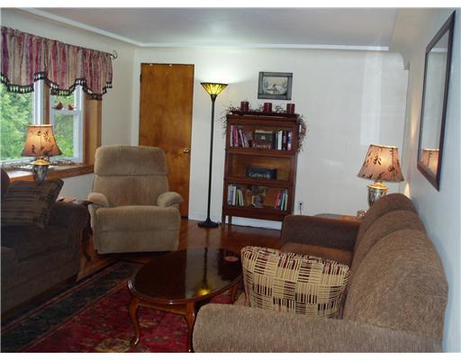 68 Michael Road Russellton, PA 15076 - Photo 6 of 16 Living Room.