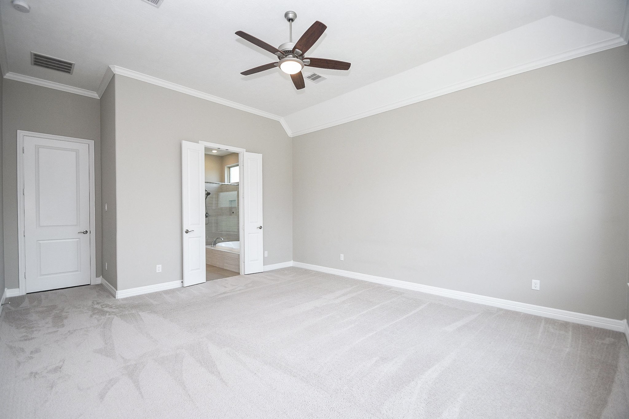28703 Casen Ranch Lane Fulshear, TX 77441 - Photo 25 of 50 Primary bedroom