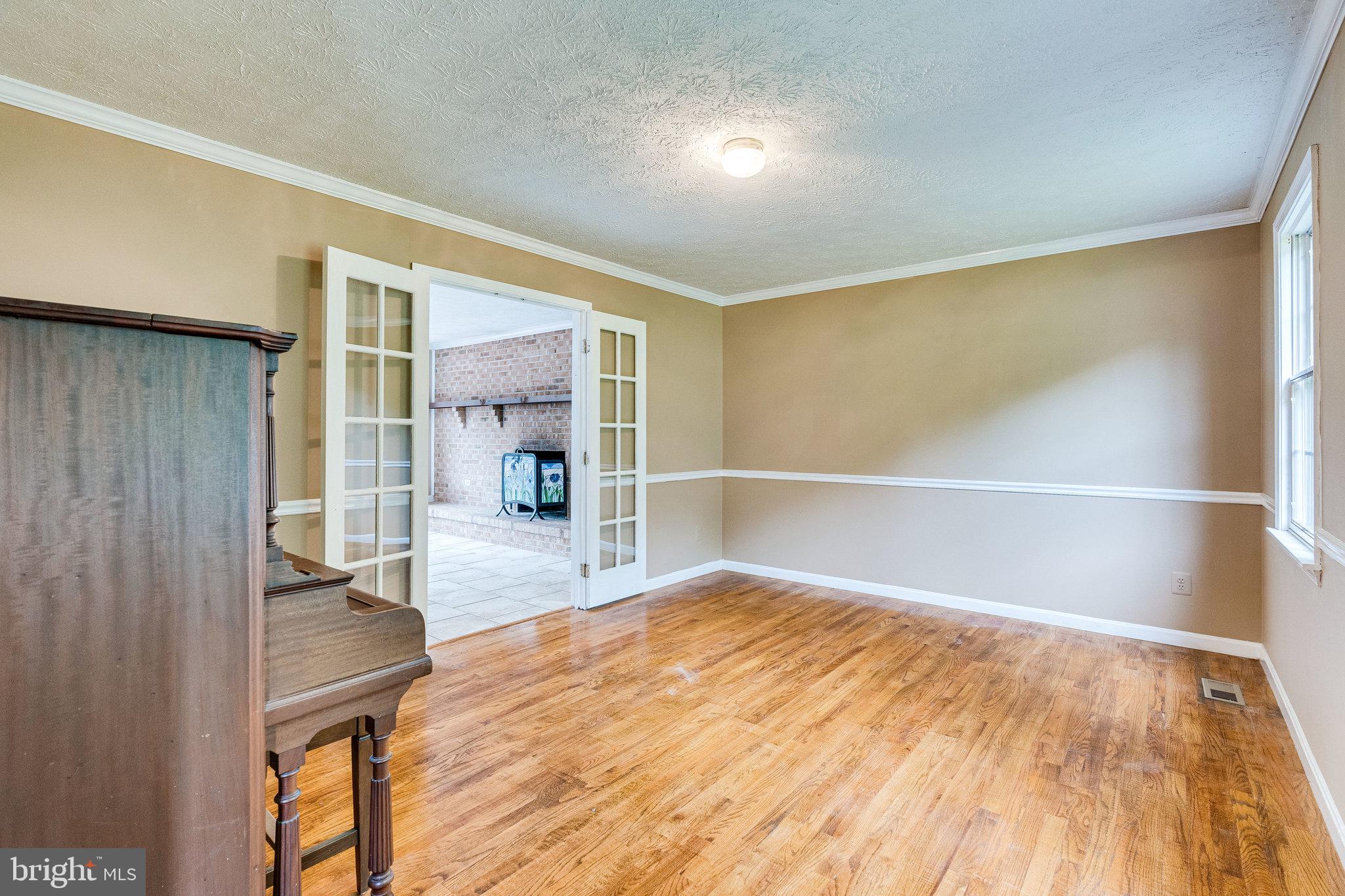 13221 Wates Spring Place Clifton, VA 20124 - Photo 19 of 68 View of Living Room from Foyer