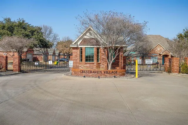 $335,000 | 119 Crestway Drive, Unit 22, Cedar Hill, TX 75104