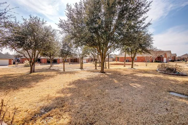 $335,000 | 119 Crestway Drive, Unit 22, Cedar Hill, TX 75104