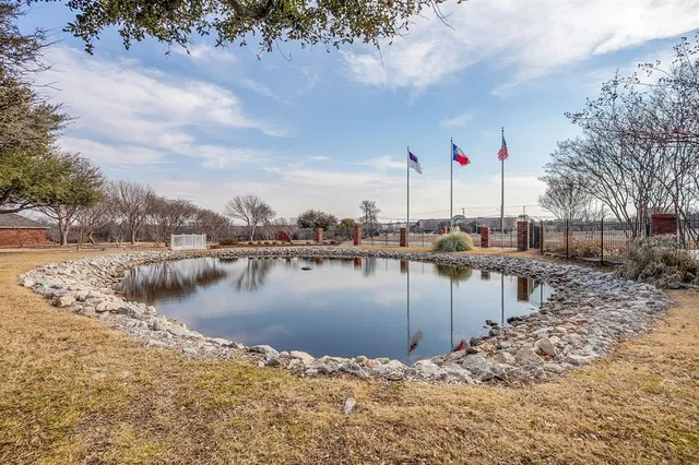 $335,000 | 119 Crestway Drive, Unit 22, Cedar Hill, TX 75104