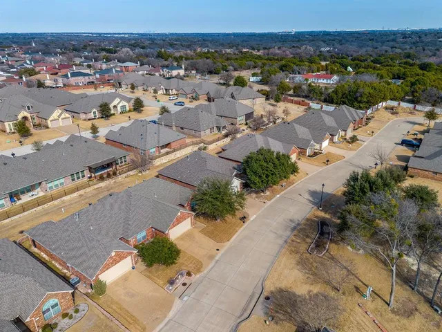 $335,000 | 119 Crestway Drive, Unit 22, Cedar Hill, TX 75104