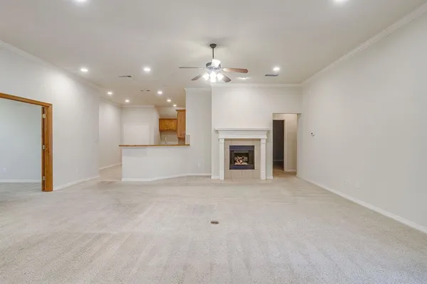 $335,000 | 119 Crestway Drive, Unit 22, Cedar Hill, TX 75104