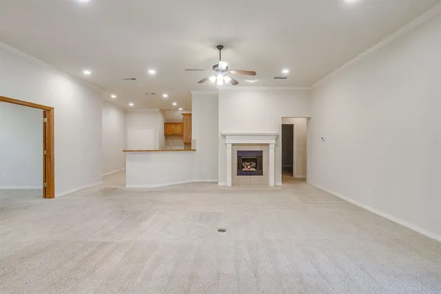 $335,000 | 119 Crestway Drive, Unit 22, Cedar Hill, TX 75104