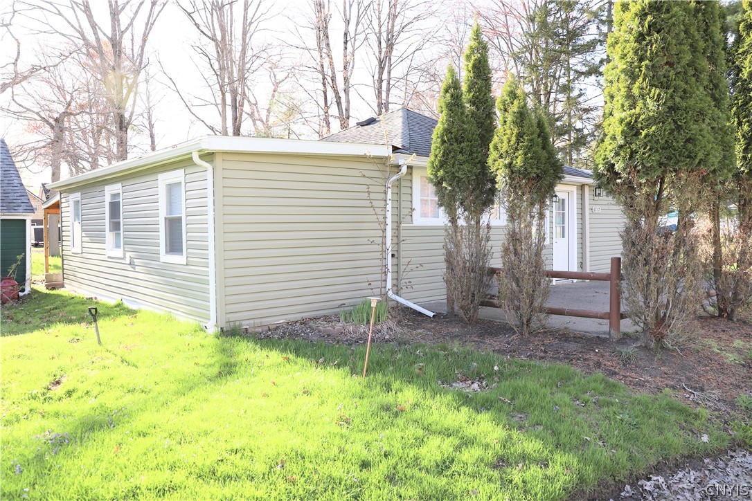 6727 North Lakeshore Road Verona Beach, NY 13162 - Photo 3 of 43