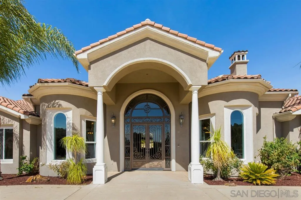 28310 Vía Santa Rosa Temecula, CA 92590 - Photo 4 of 23