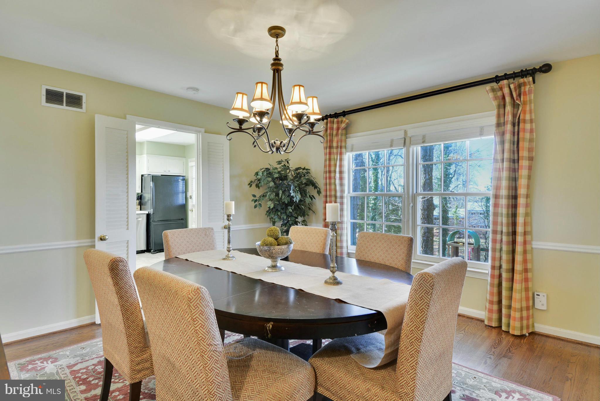 7704 Sebago Road Bethesda, MD 20817 - Photo 6 of 30 Dining Room