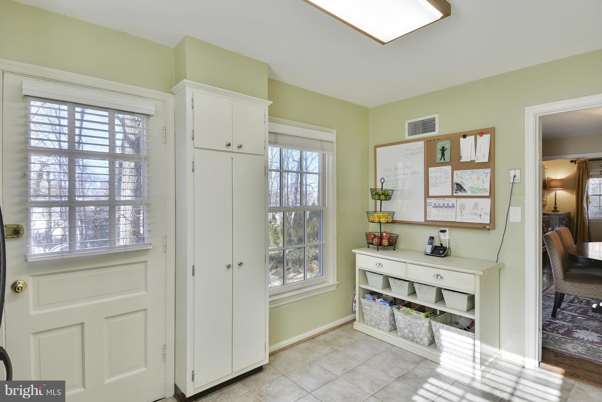 7704 Sebago Road Bethesda, MD 20817 - Photo 9 of 30 Kitchen