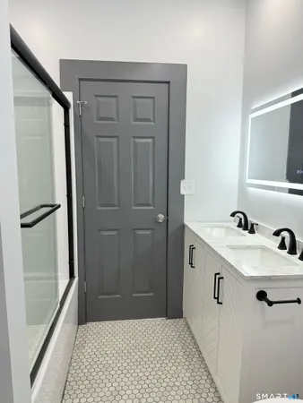 $2,700 | 134 Hubinger Street, Unit 2, New Haven, CT 06511