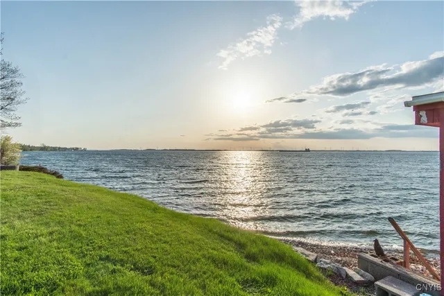 $529,900 | 32396 Rt-12e Cape, Cape Vincent, NY 13618