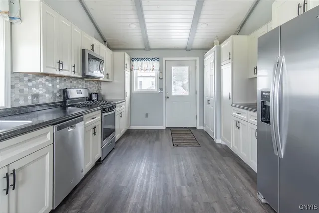 $529,900 | 32396 Rt-12e Cape, Cape Vincent, NY 13618