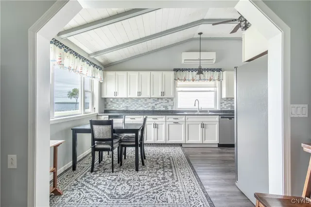 $529,900 | 32396 Rt-12e Cape, Cape Vincent, NY 13618