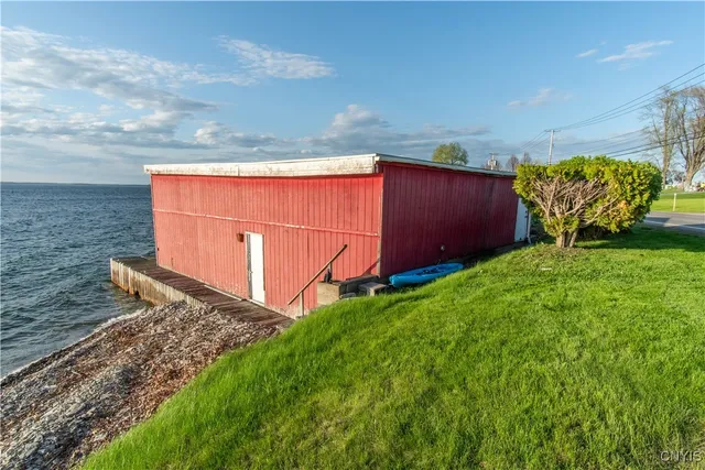 $529,900 | 32396 Rt-12e Cape, Cape Vincent, NY 13618