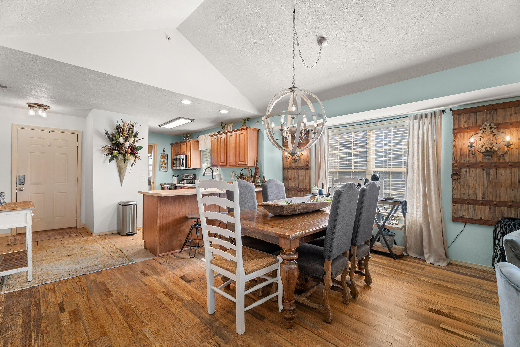 7 Par Lane, Unit 5 Reeds Spring, MO 65737 - Photo 10 of 74 Dining Room