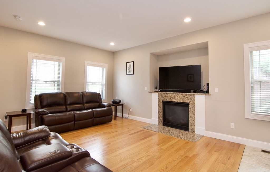 130 Benz Street Springfield, MA 01118 - Photo 16 of 42 Gallery Image 16
