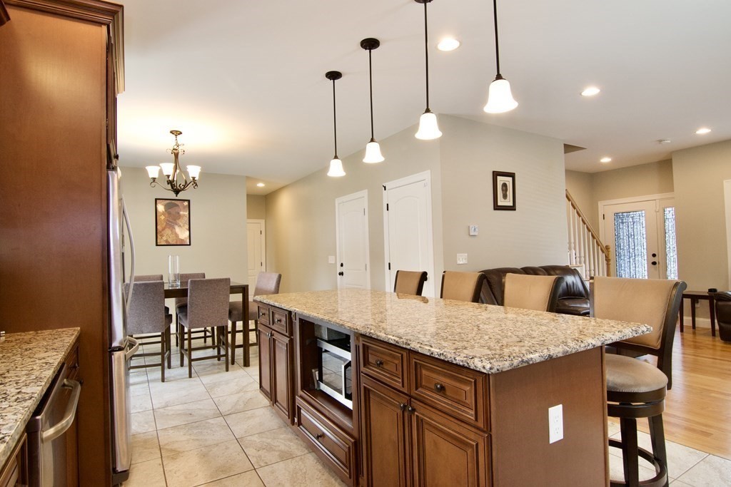 130 Benz Street Springfield, MA 01118 - Photo 8 of 42 Gallery Image 8