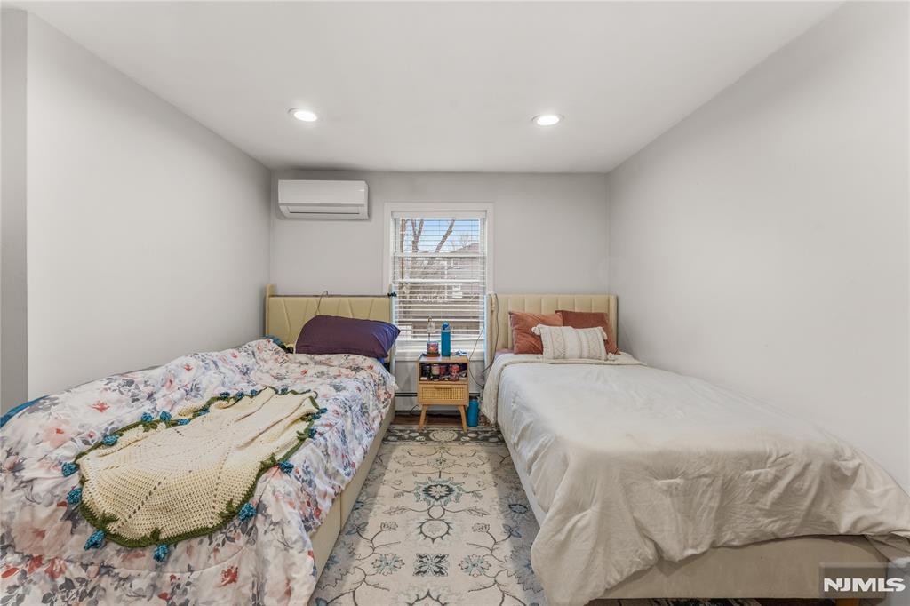 83 Village Road Pompton Plains, NJ 07444 - Photo 19 of 27