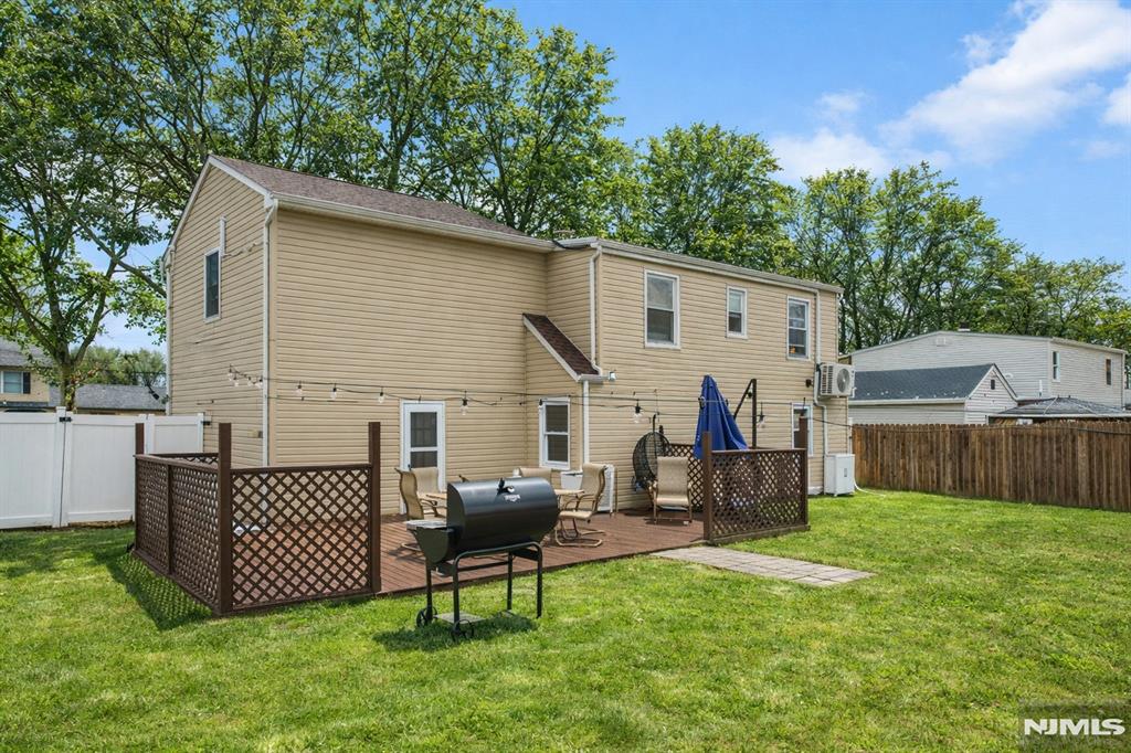 83 Village Road Pompton Plains, NJ 07444 - Photo 22 of 27