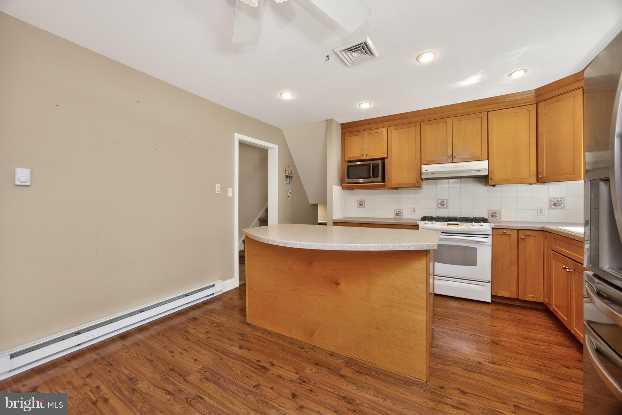 726 Claire Road Warminster, PA 18974 - Photo 6 of 36