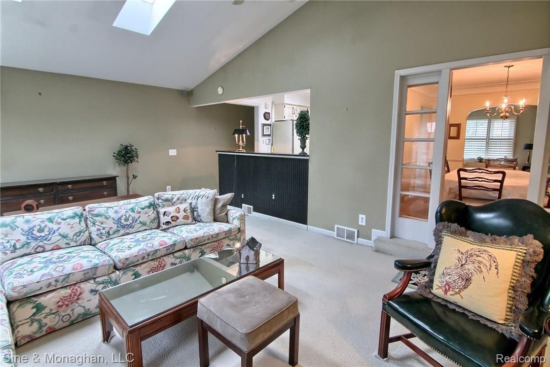 343 Ridgemont Road Grosse Pointe, MI 48236 - Photo 8 of 26 Family_Room_3rd_View.jpg