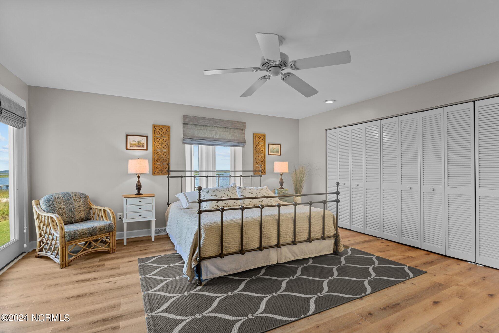 800 Country Club Road, Unit 37 Morehead City, NC 28557 - Photo 14 of 52 Tons of Closets in Master
