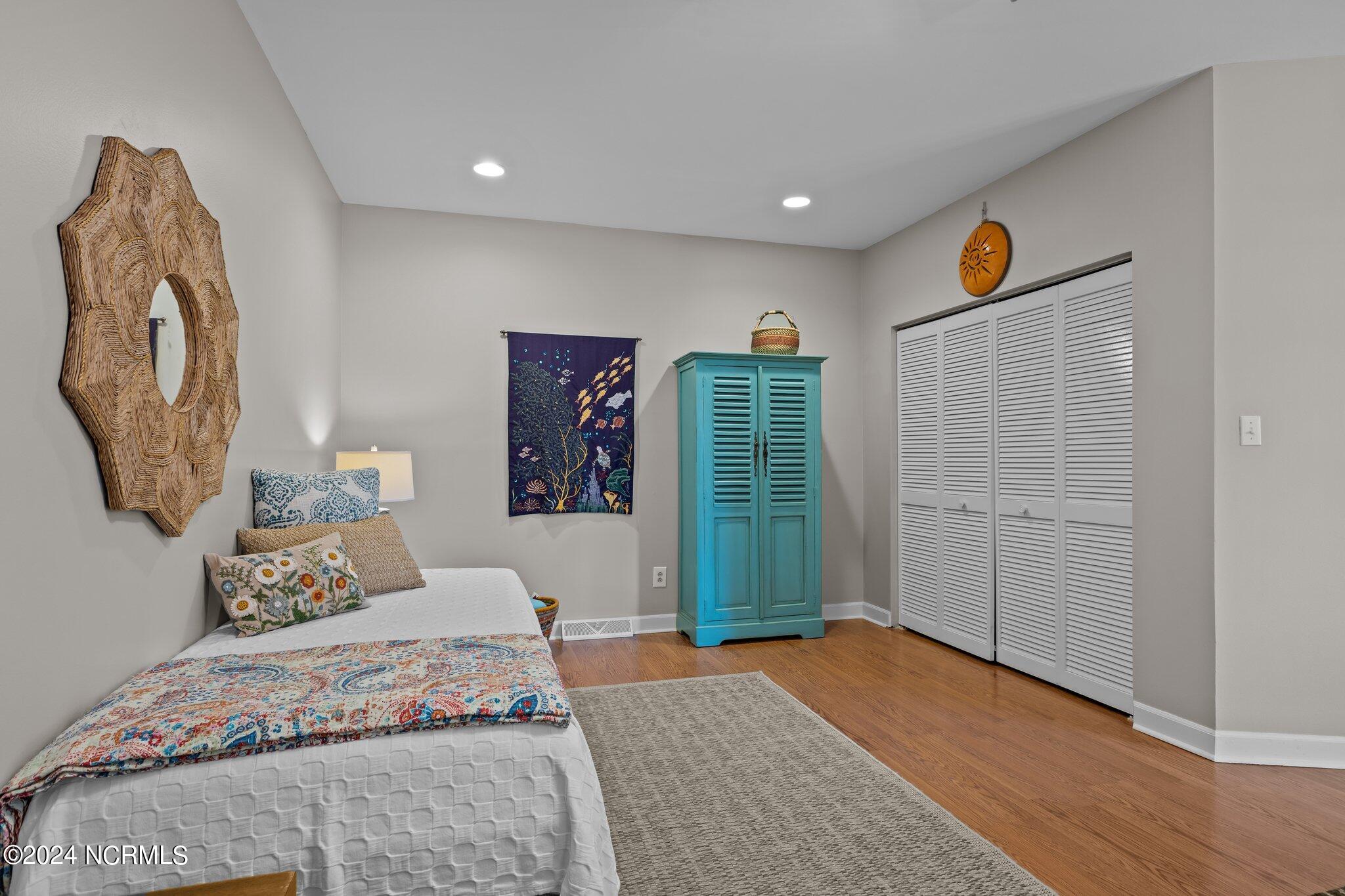 800 Country Club Road, Unit 37 Morehead City, NC 28557 - Photo 19 of 52 Huge Second Bedroom