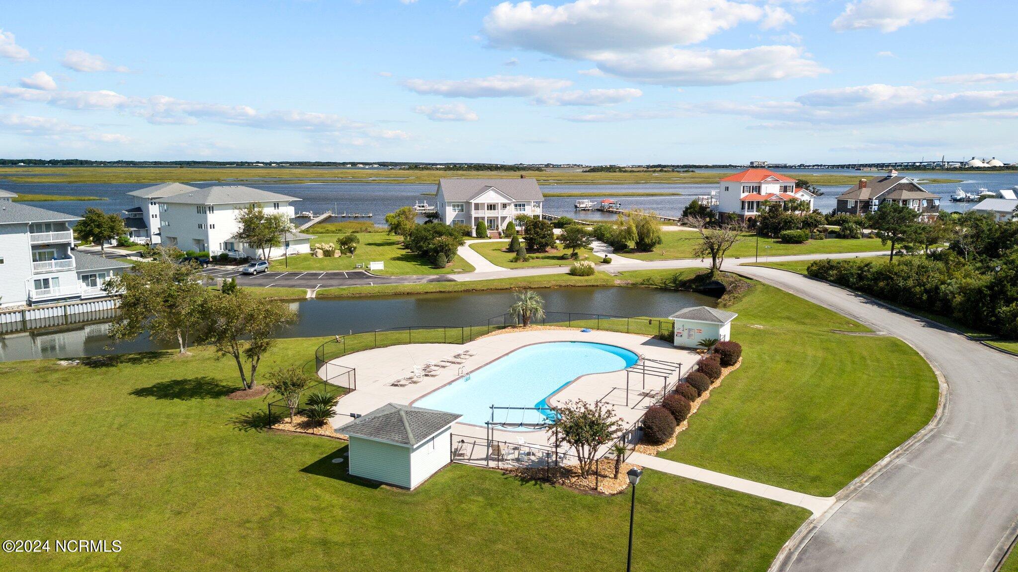 800 Country Club Road, Unit 37 Morehead City, NC 28557 - Photo 30 of 52 Pool