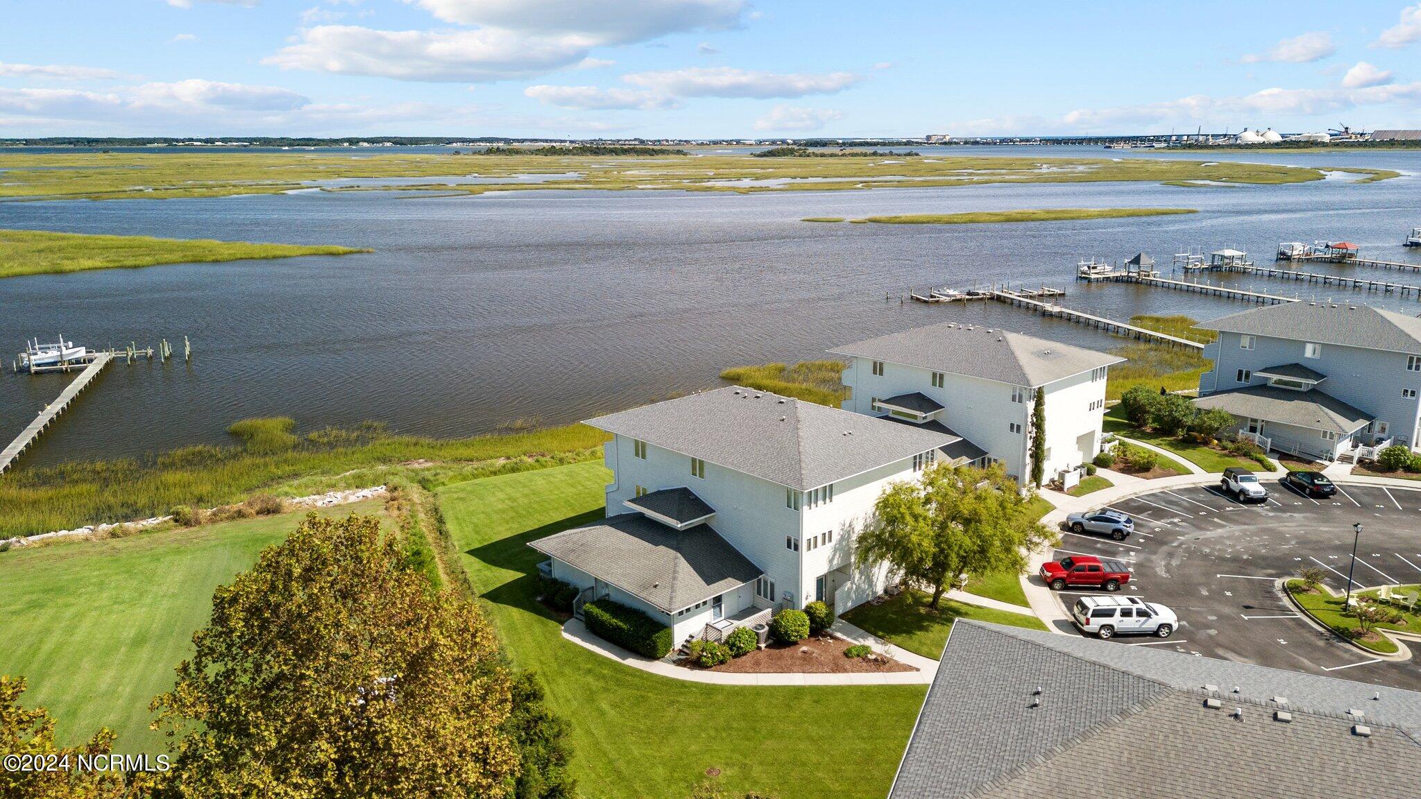 800 Country Club Road, Unit 37 Morehead City, NC 28557 - Photo 33 of 52 Waterfront Neighborhood