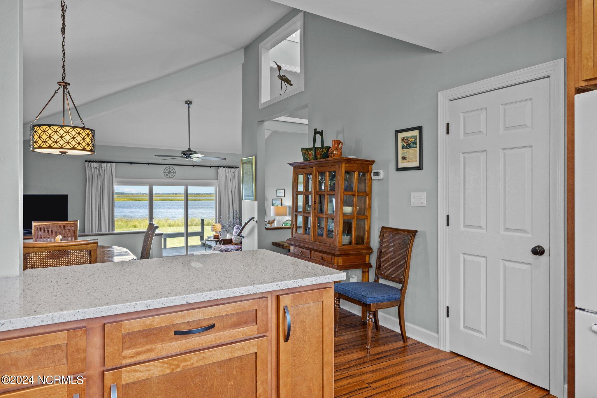 800 Country Club Road, Unit 37 Morehead City, NC 28557 - Photo 34 of 52 34-web-or-mls-1S3A9554