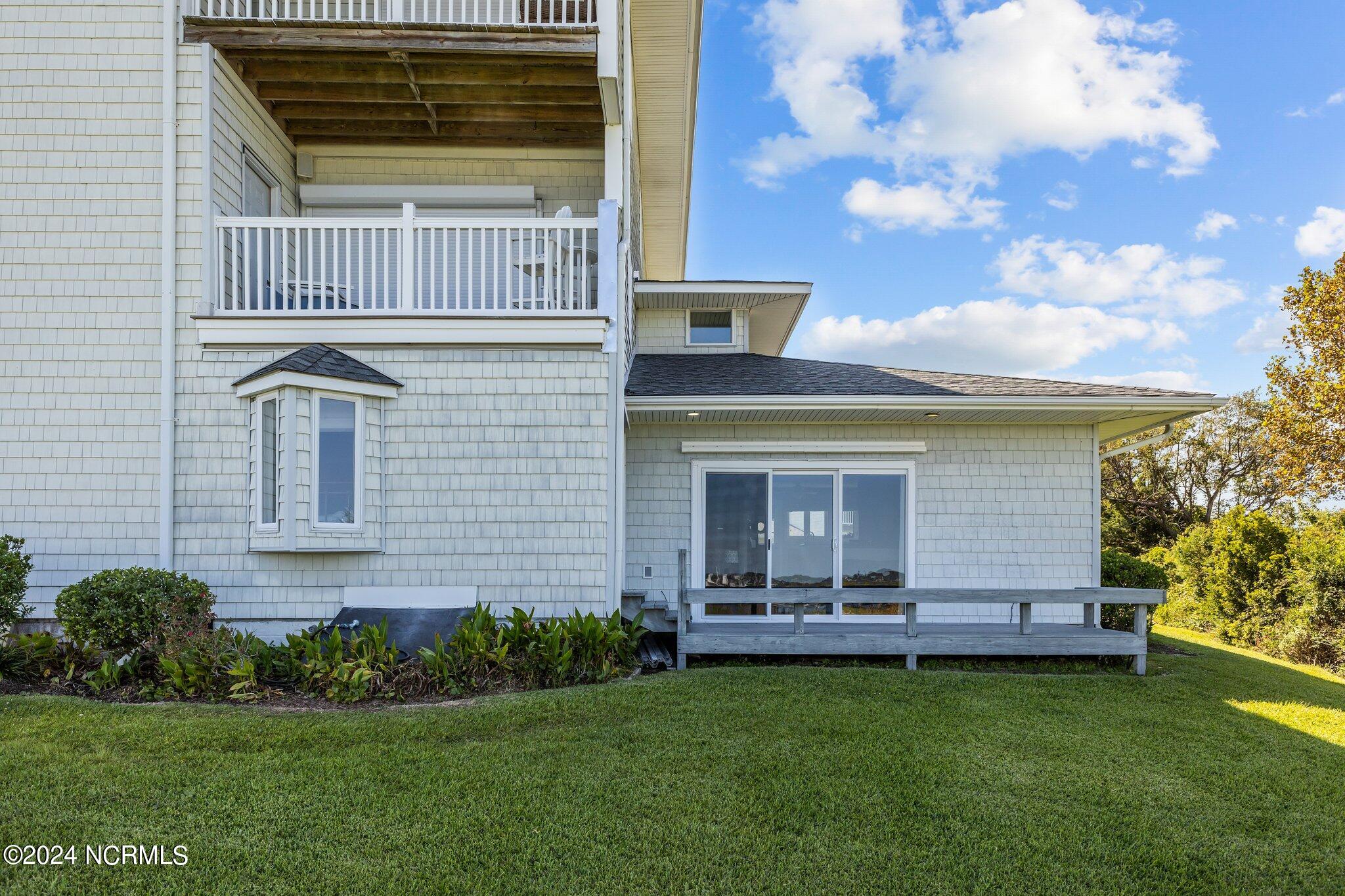800 Country Club Road, Unit 37 Morehead City, NC 28557 - Photo 45 of 52 45-web-or-mls-1S3A9687