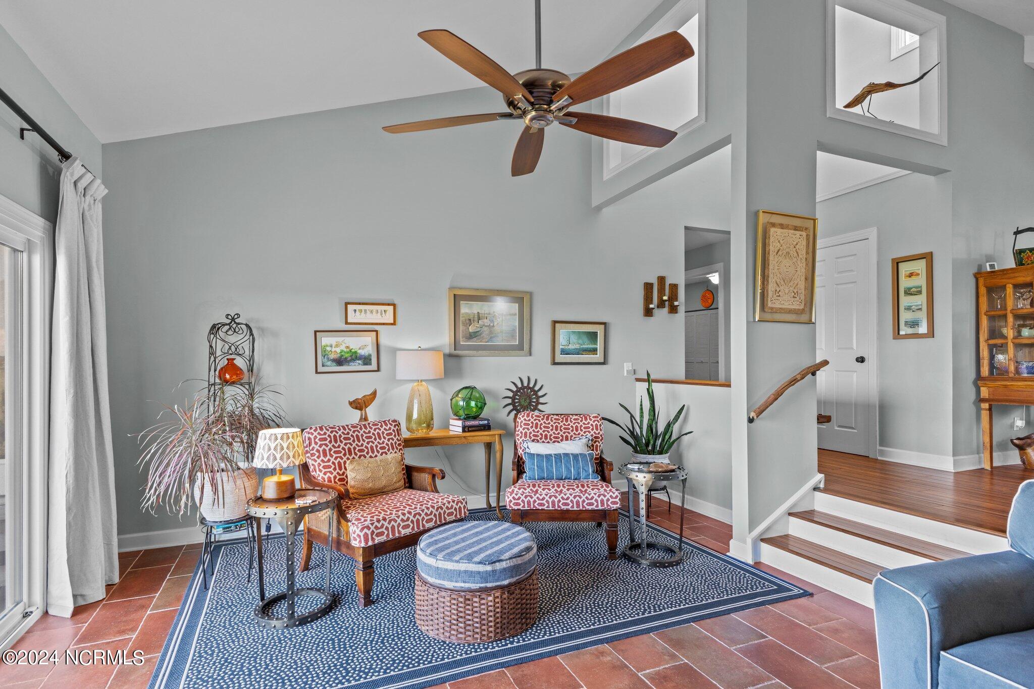 800 Country Club Road, Unit 37 Morehead City, NC 28557 - Photo 10 of 52 Living Room