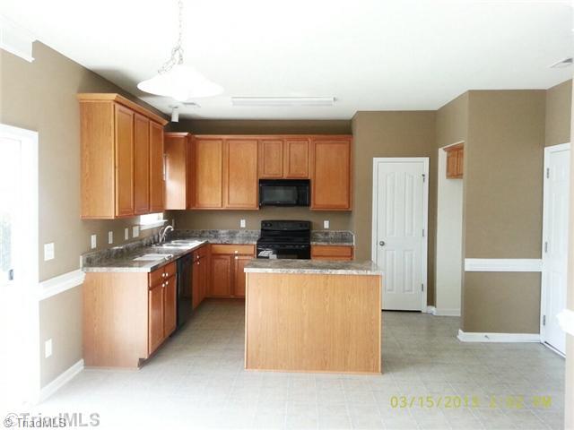 849 Hedgepath Terrace High Point, NC 27265 - Photo 3 of 10 Kitchen.