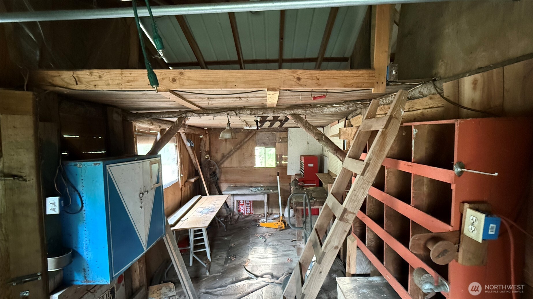 690 Naylor Creek Road Chimacum, WA 98325 - Photo 28 of 40 a view of a room with chairs