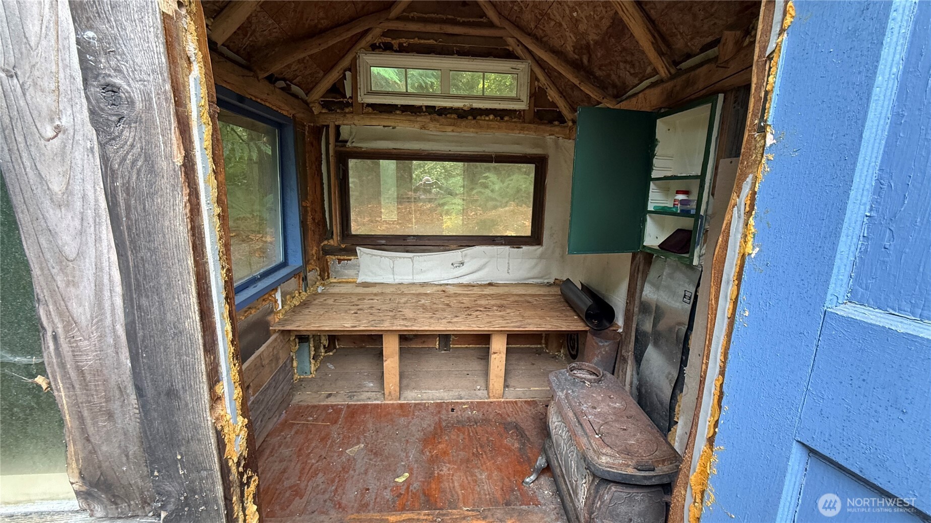 690 Naylor Creek Road Chimacum, WA 98325 - Photo 40 of 40 a view of balcony with furniture