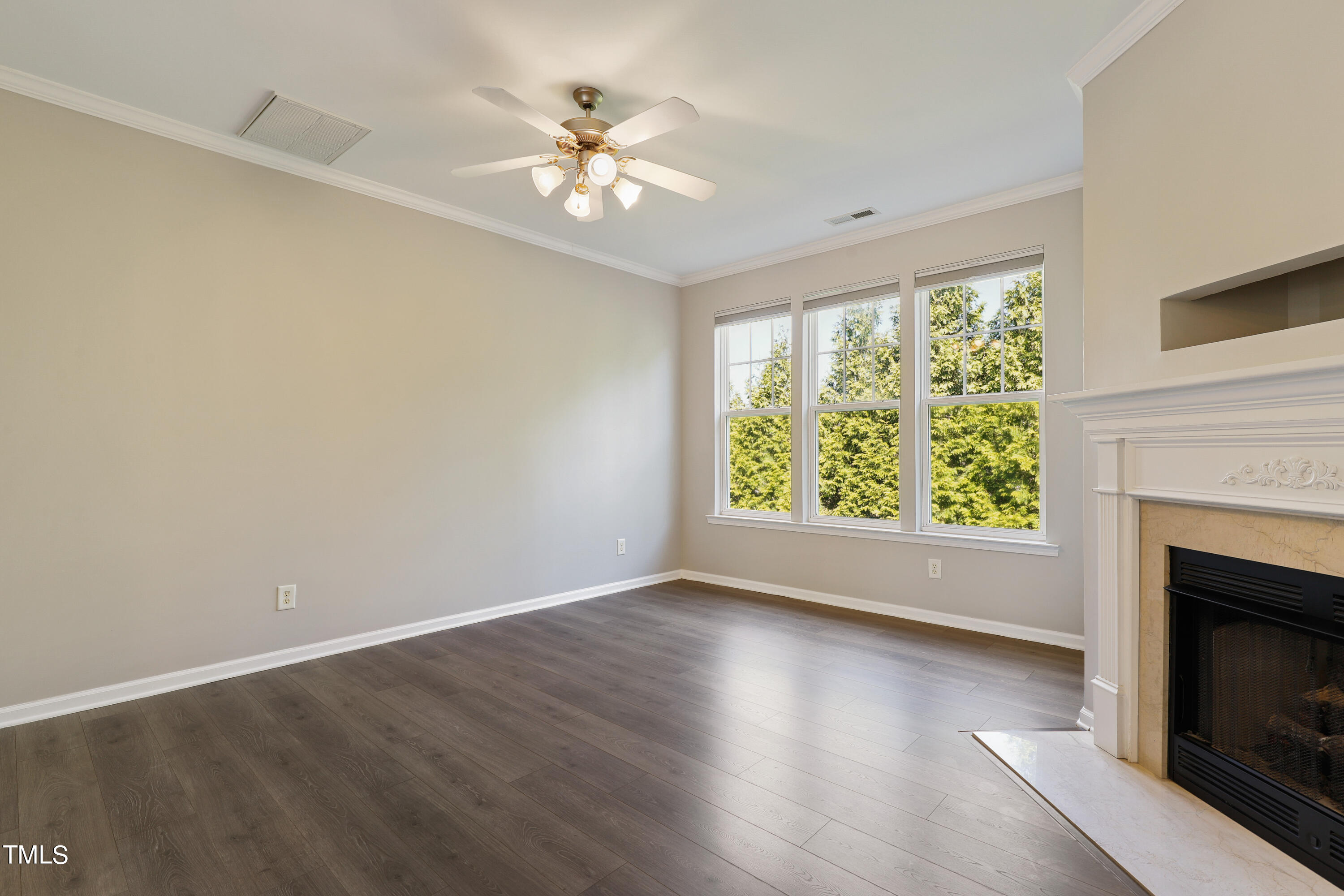 5925 Cameo Glass Way Raleigh, NC 27612 - Photo 7 of 38 Living room