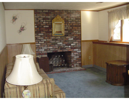 119 Capper Drive Canton, MA 02021 - Photo 3 of 7 Gallery Image 3